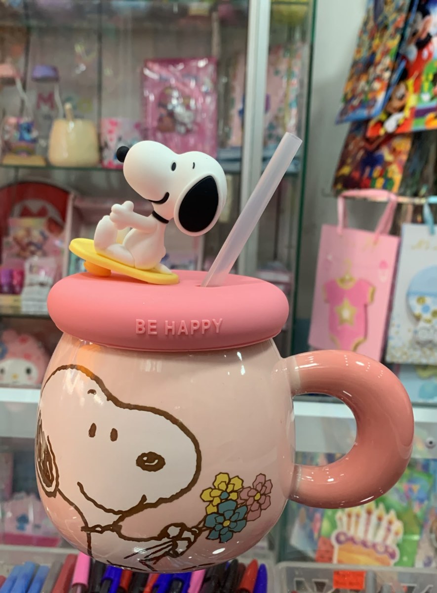 Taza Cerámica Snoopy Be Happy con Tapa y Sorbete 